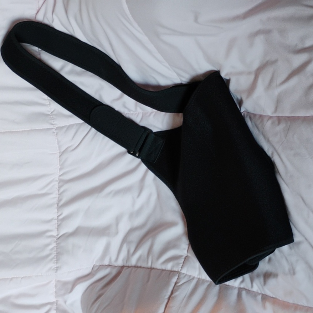 Shoulder brace with ice pack wrap
